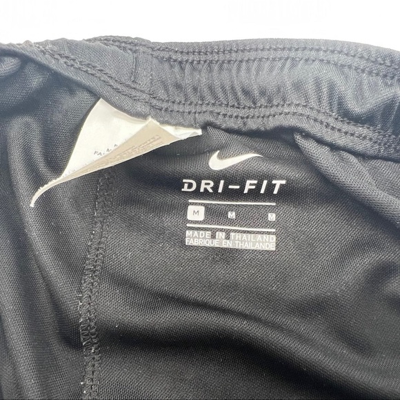 Nike shorts women’s medium black - Picture 4 of 4